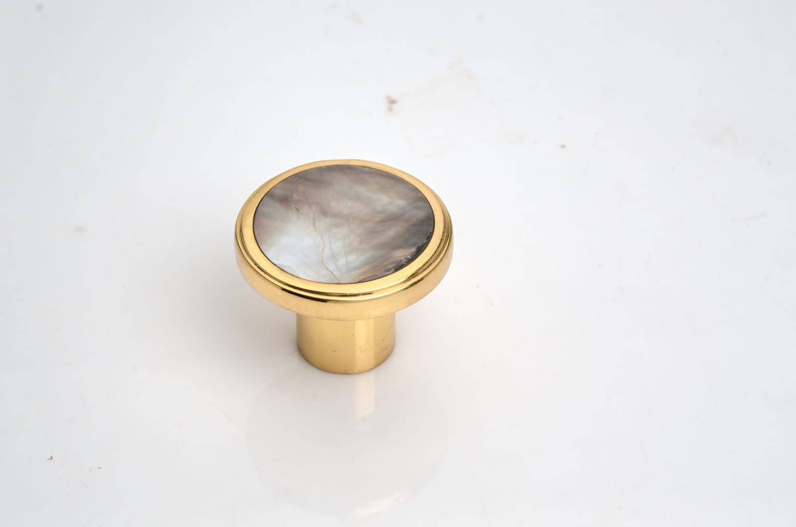 Black-Lip Mother of Pearl Knob